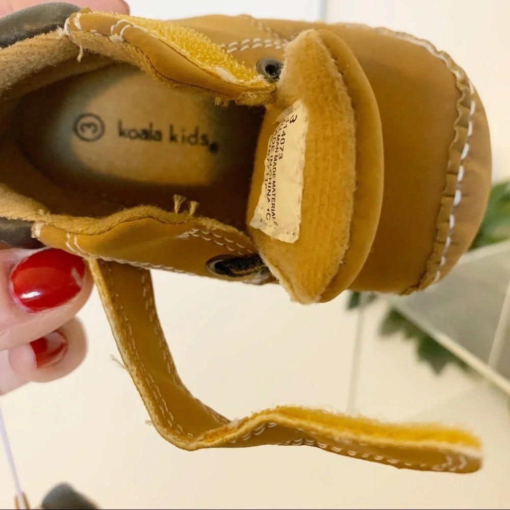 Koala Kids Swede Shoe! All sports on bottom!